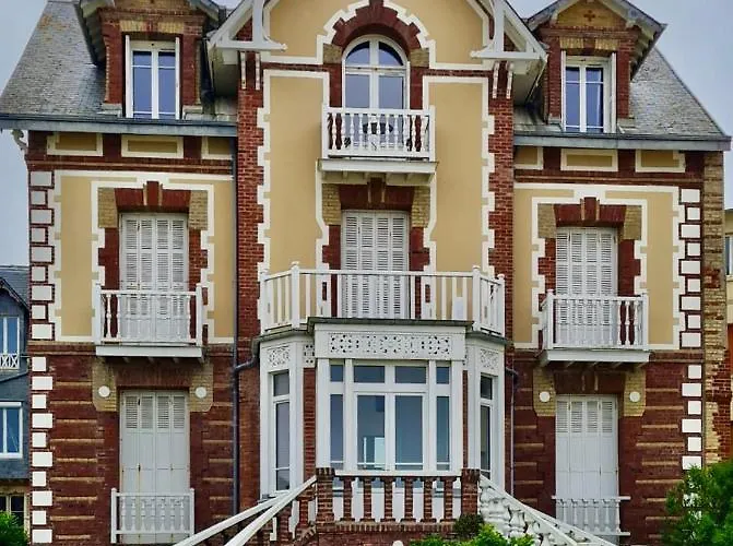 La Madelon Front De Apartman *