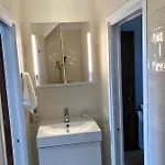 La Madelon Front De Appartement *